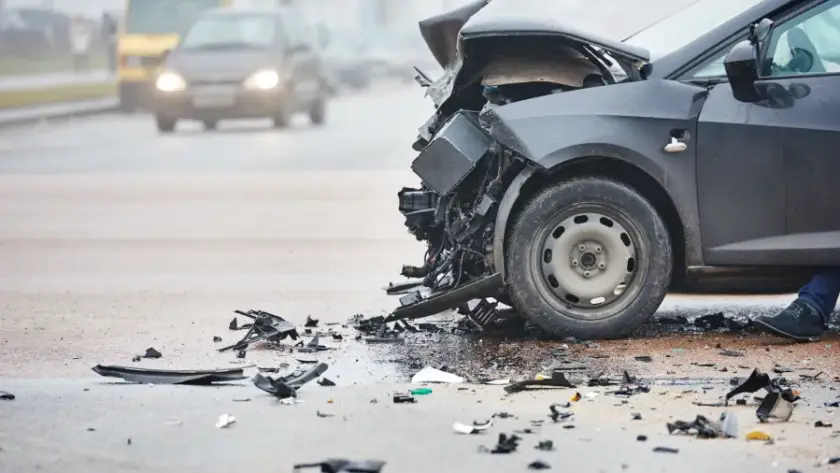 debris-of-car-accident-hxkv0ajjdta29swd